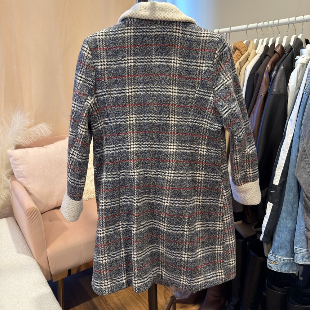 Aimegie window pane coat